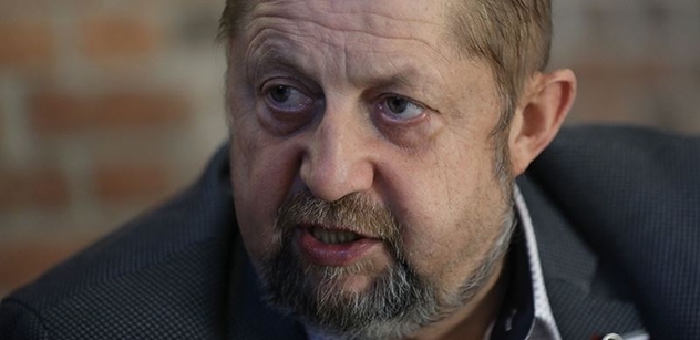 Spojenie s Me�iarom? Nie, hovor� Harabin. A potom spustil: b�val� narkoman, Sorosova agentka a organizovan� zlo�ineck� skupiny v just�cii...